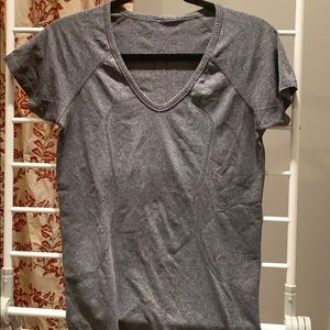 Classic Lululemon great check top